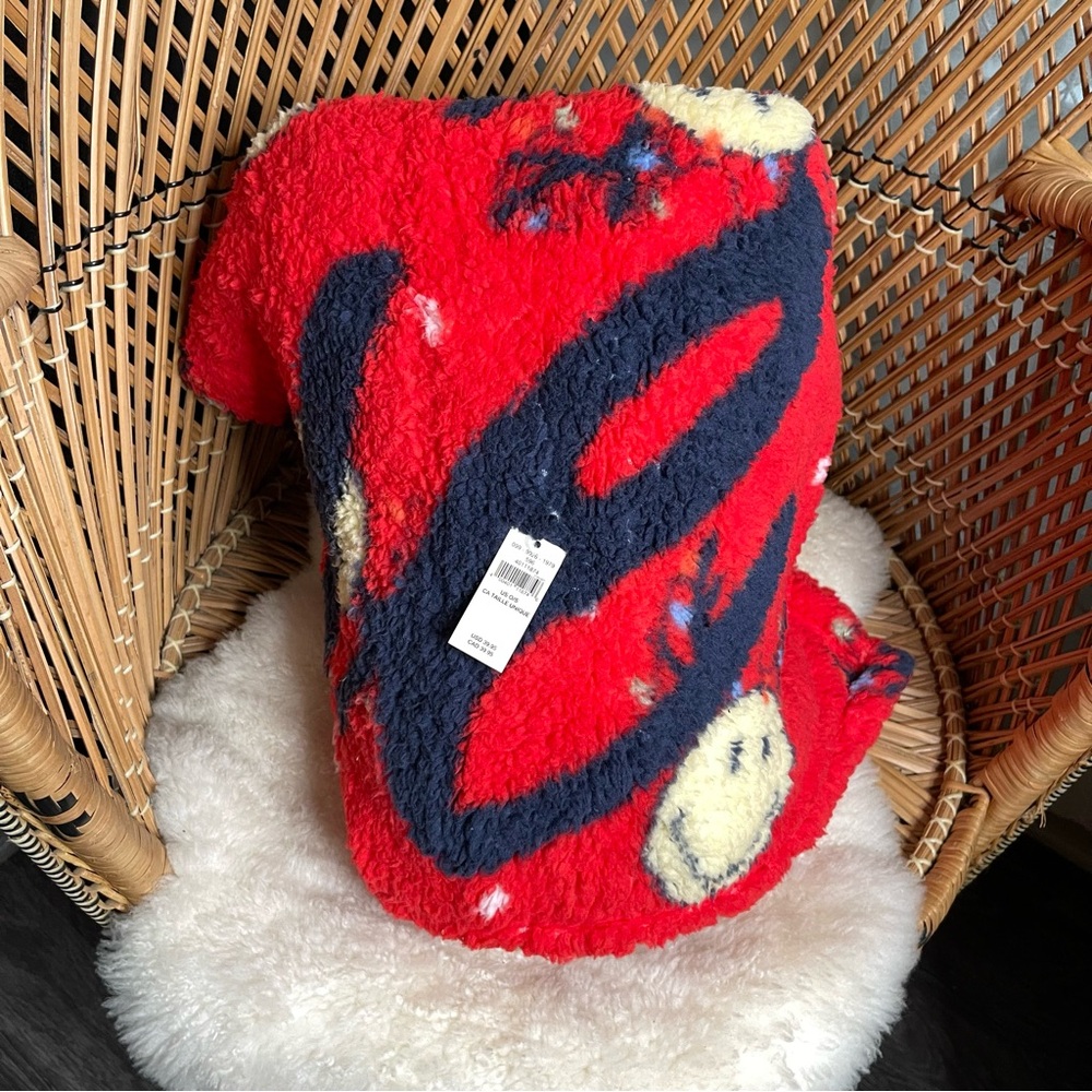 NWT Aerie Holiday Throw Smiley Face Blanket